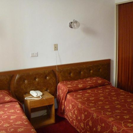 Hotel Turista บัวโนสไอเรส ห้อง รูปภาพ