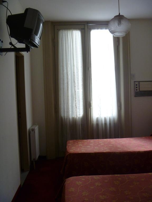 Hotel Turista บัวโนสไอเรส ภายนอก รูปภาพ